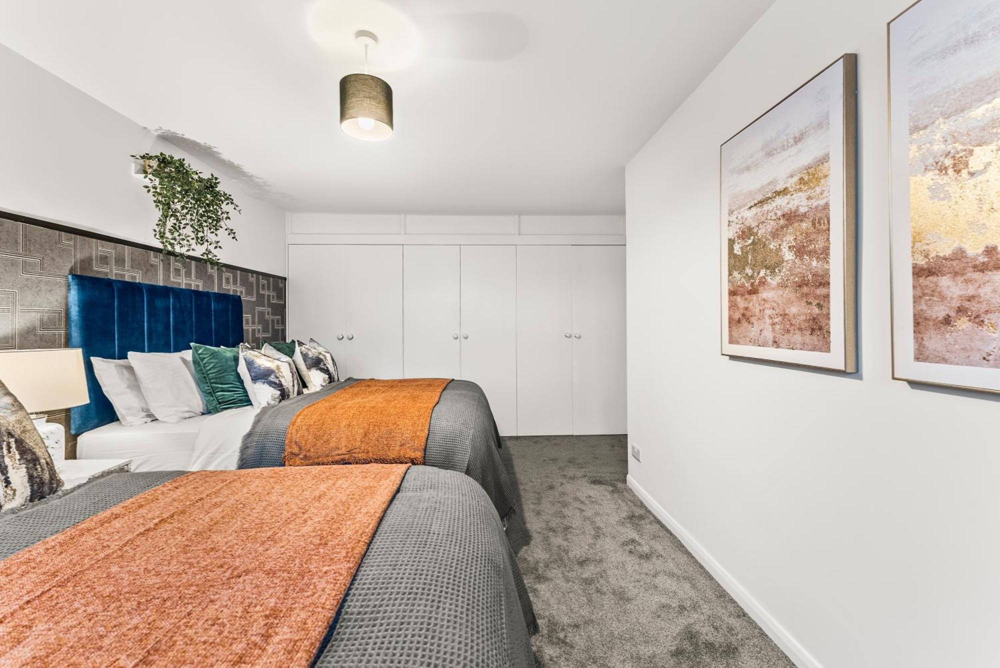 Elegant Retreat In Cheltenham - Garden & Parking Included ภายนอก รูปภาพ