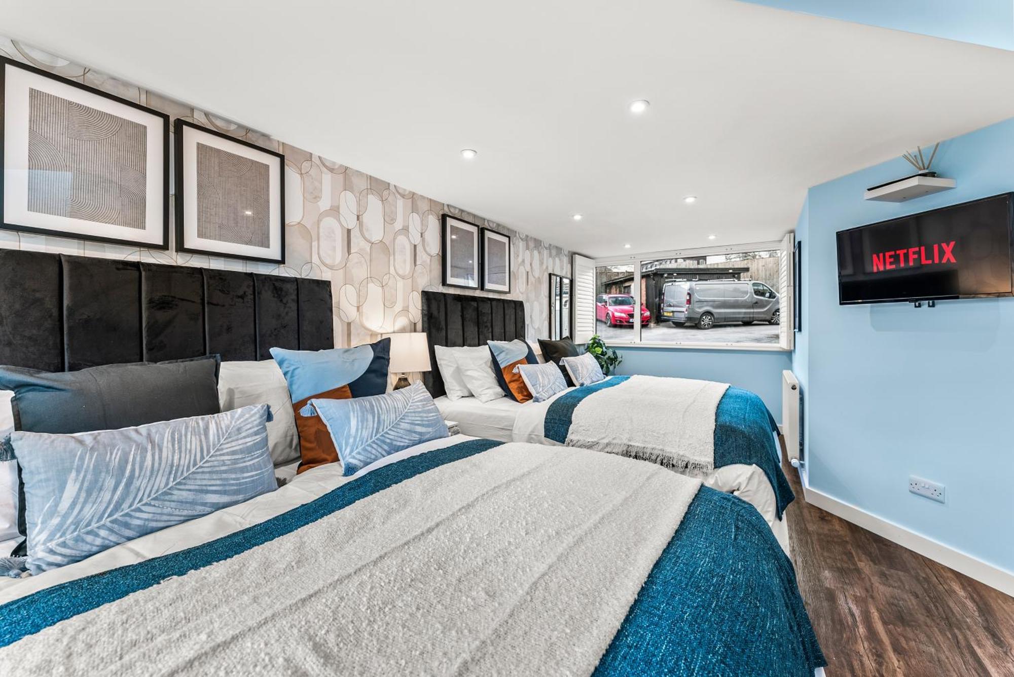 Elegant Retreat In Cheltenham - Garden & Parking Included ภายนอก รูปภาพ
