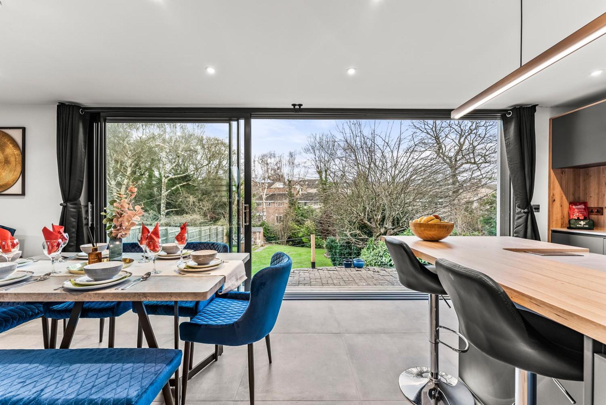 Elegant Retreat In Cheltenham - Garden & Parking Included ภายนอก รูปภาพ