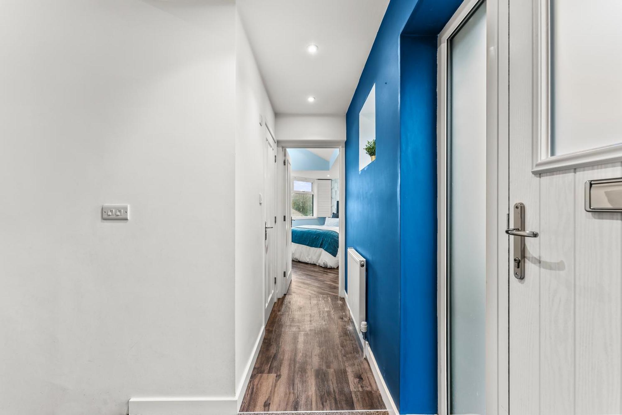 Elegant Retreat In Cheltenham - Garden & Parking Included ภายนอก รูปภาพ