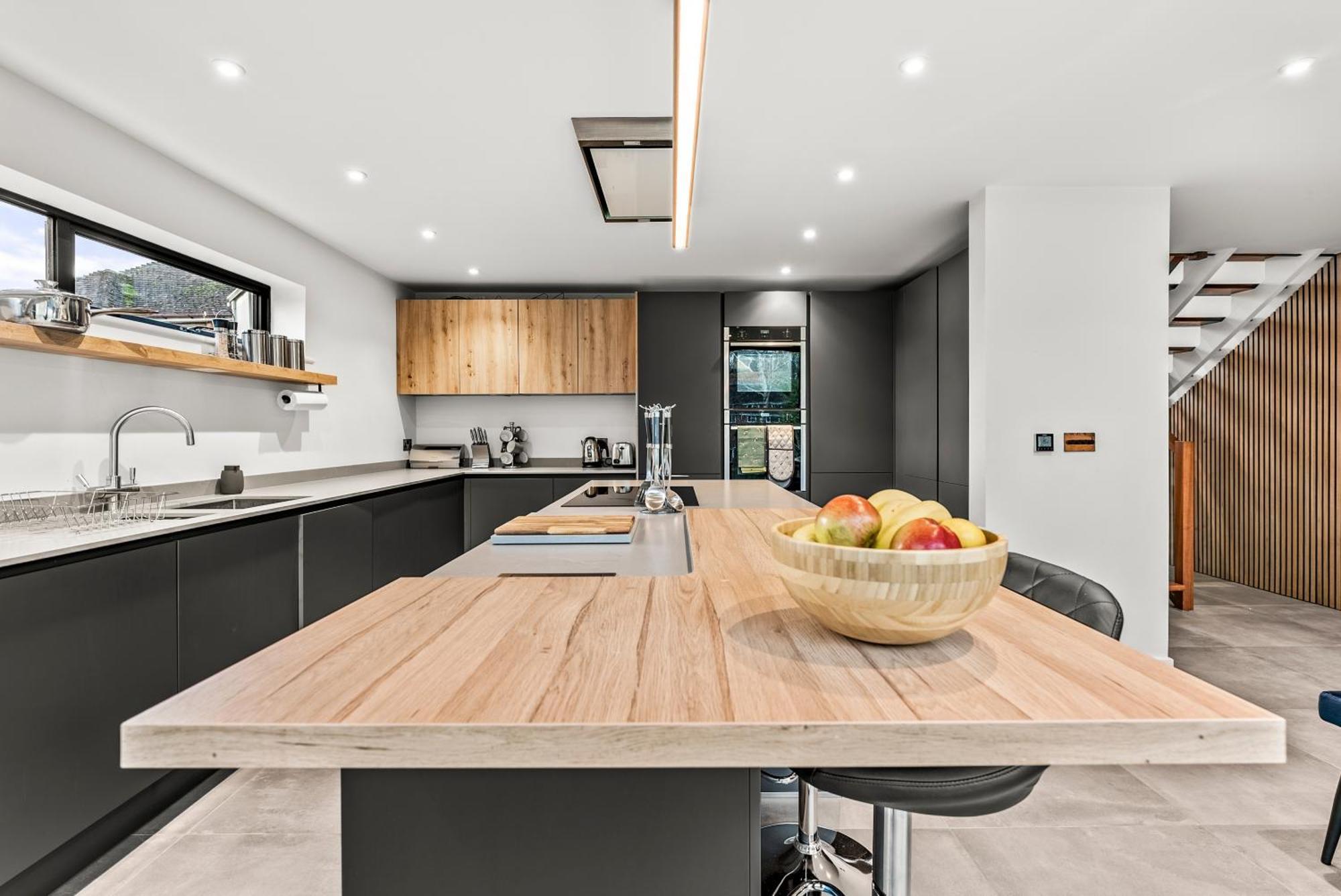 Elegant Retreat In Cheltenham - Garden & Parking Included ภายนอก รูปภาพ
